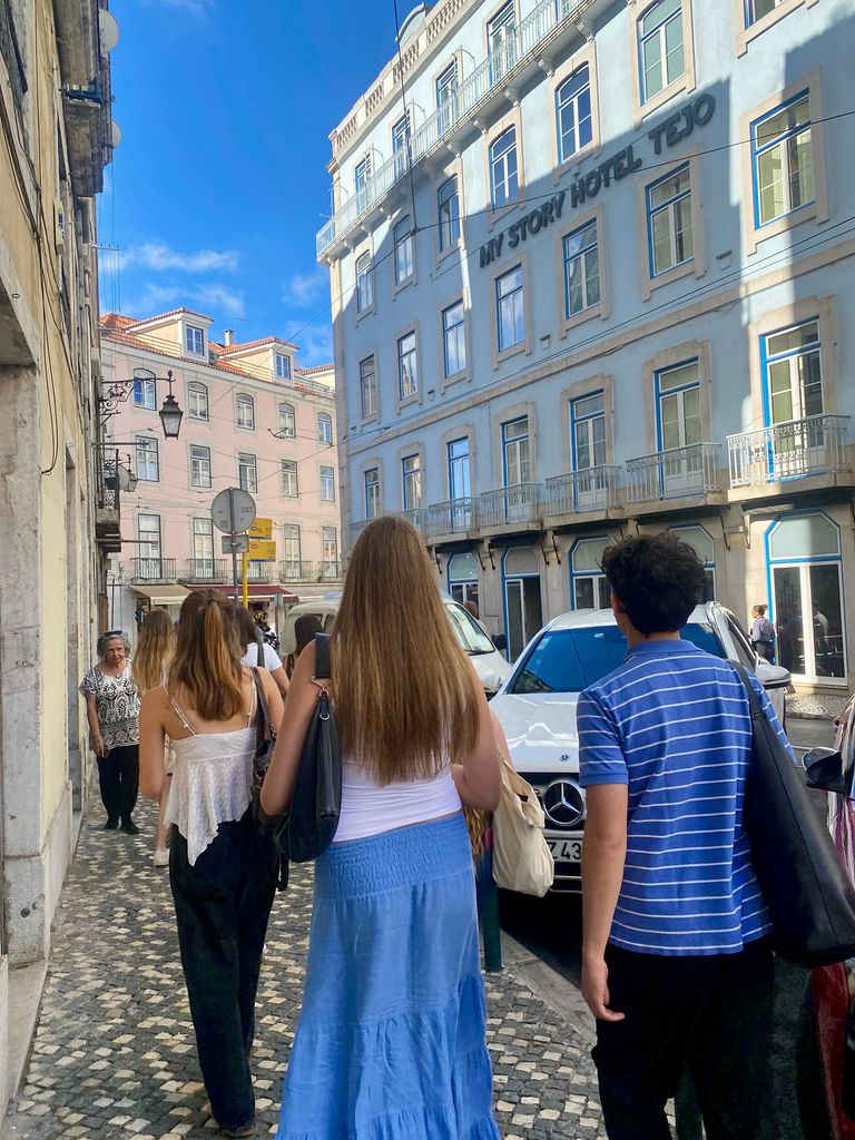 La infanta Sofía ha aprovechado para hacer turismo en Lisboa antes del inicios de sus clases.