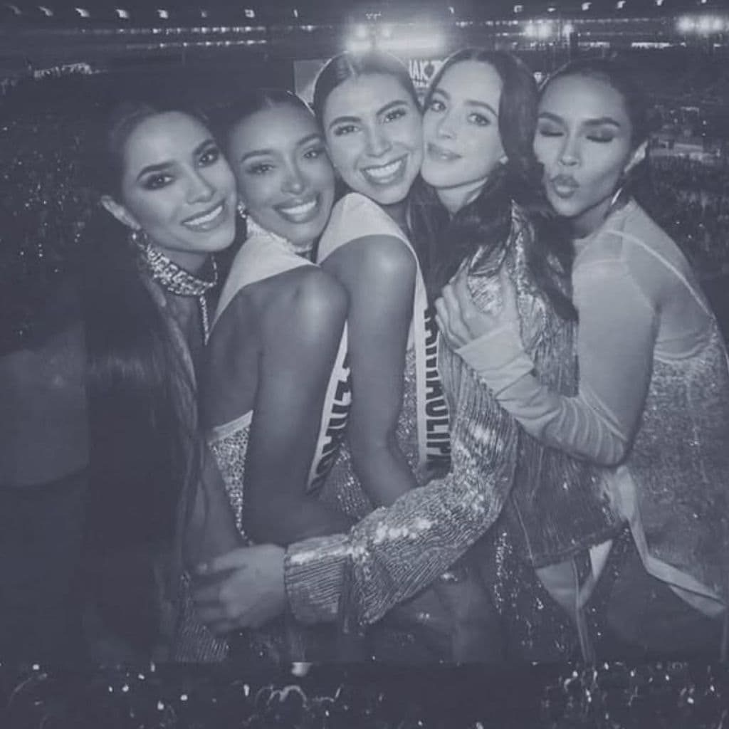 Fátima Bosch con sus amigas, las que hizo en Miss México.