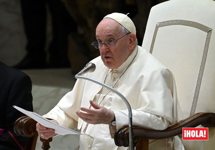 El Papa Francisco pide rezar por Benedicto XVI