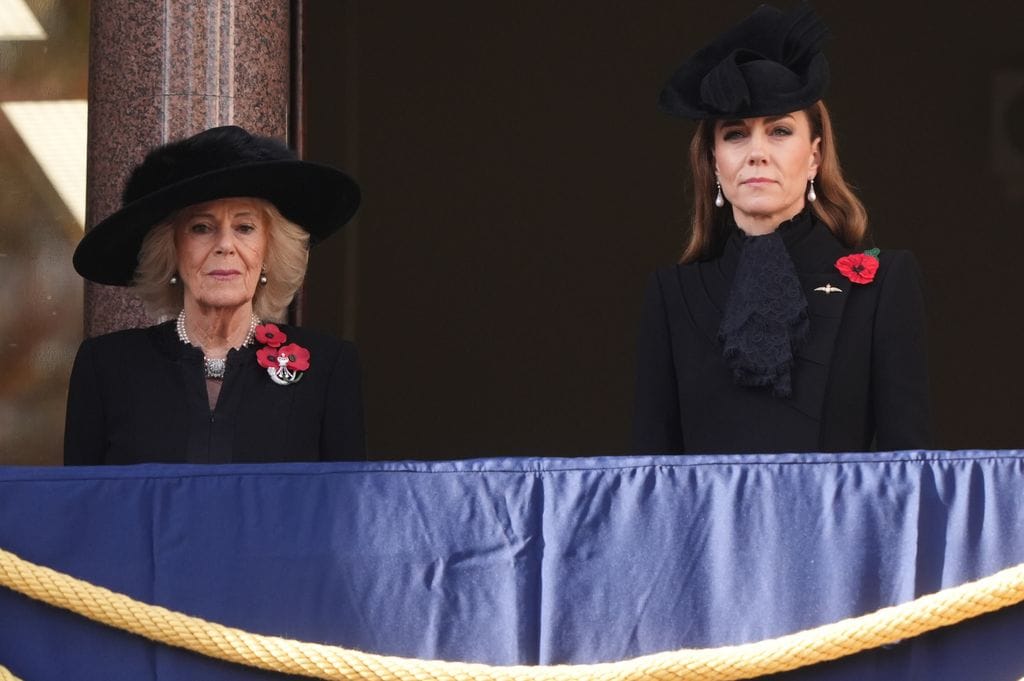La reina Camilla y la princesa de Gales prestan sus respetos en el Domingo del Recuerdo, una de las fechas más señaladas en honor a los veteranos caídos