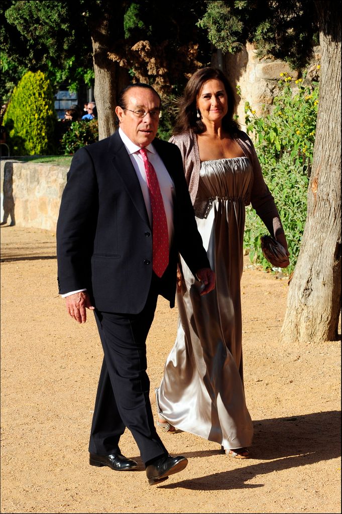 Curro Romero y Carmen Tello el 30 de mayo de 2009 en la boda de Ángela Lara García y Sergi Fernández