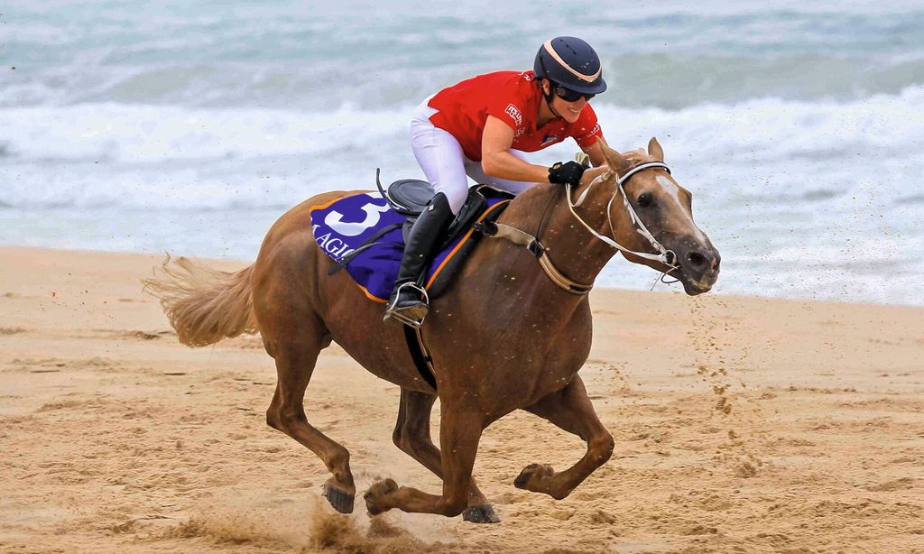 Elsa Pataky Zara Phillips HOLA 4147