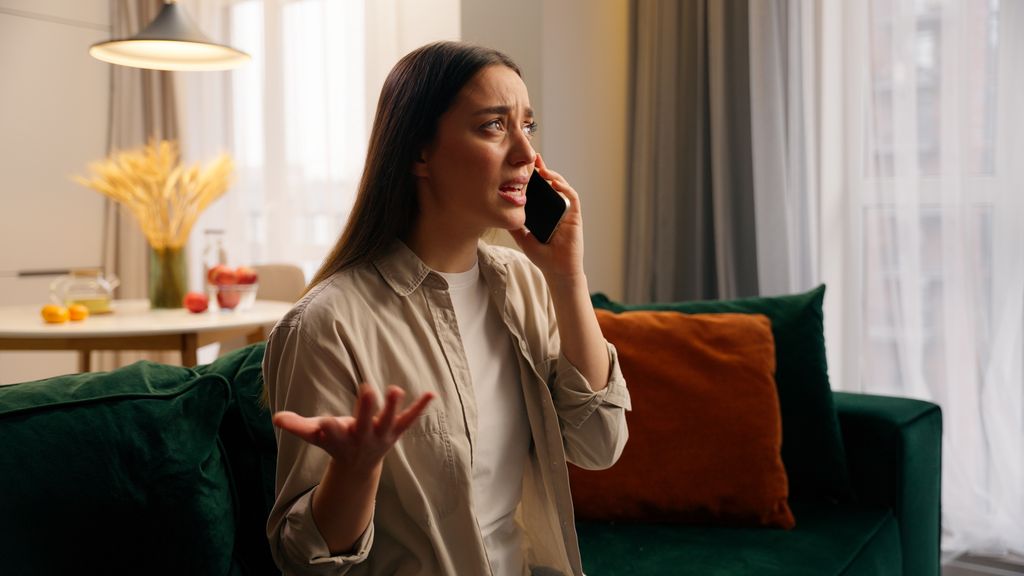 La nueva ley garantiza atención humana siempre que el usuario la solicite, evitando bloqueos en contestadores automáticos