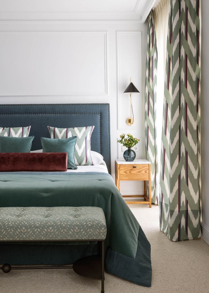 Dormitorio de estilo clásico atemporal, muy elegante