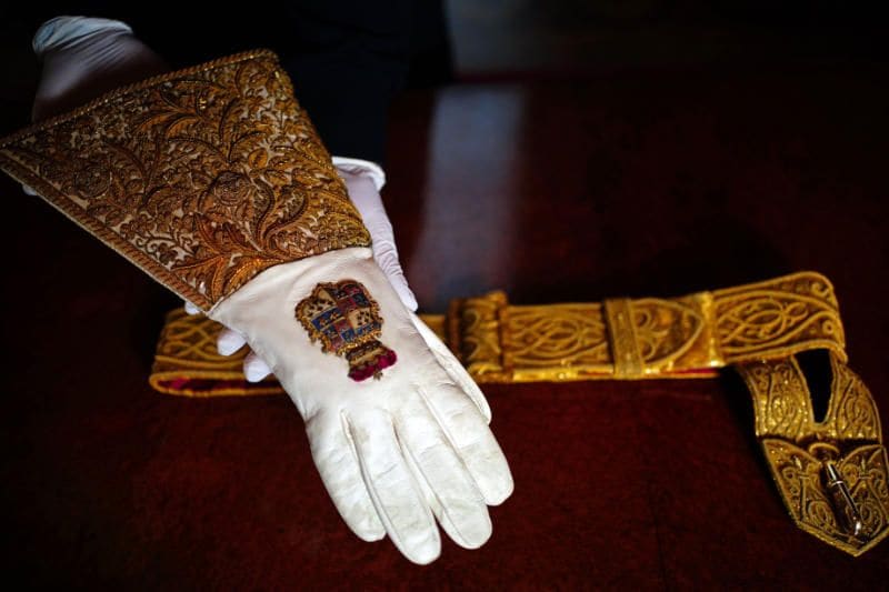 Guante de la coronación