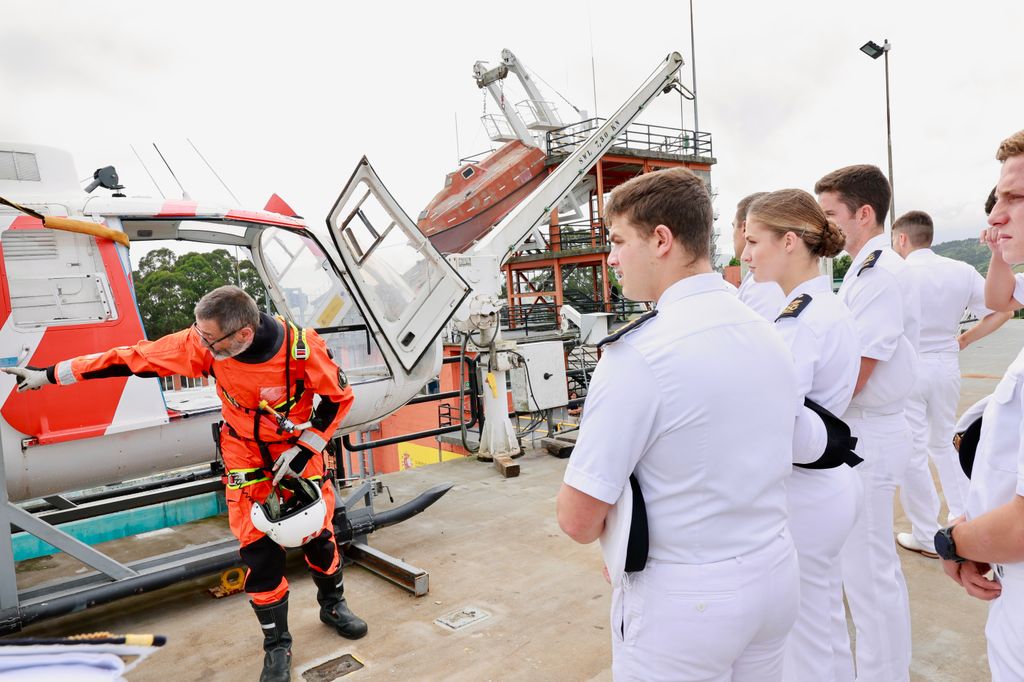 La princesa Leonor durante sus instrucción en salvamento