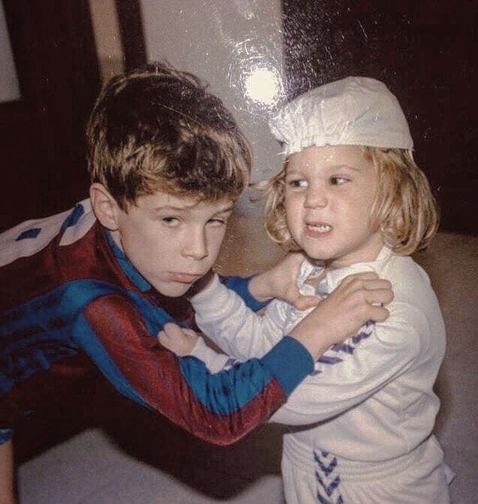 Álvaro y Ángela Cervantes cuando eran niños 