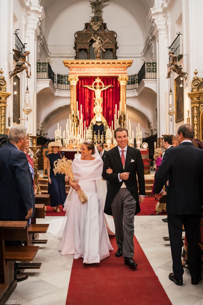 Boda en iglesia de Santa Cruz de Sevilla