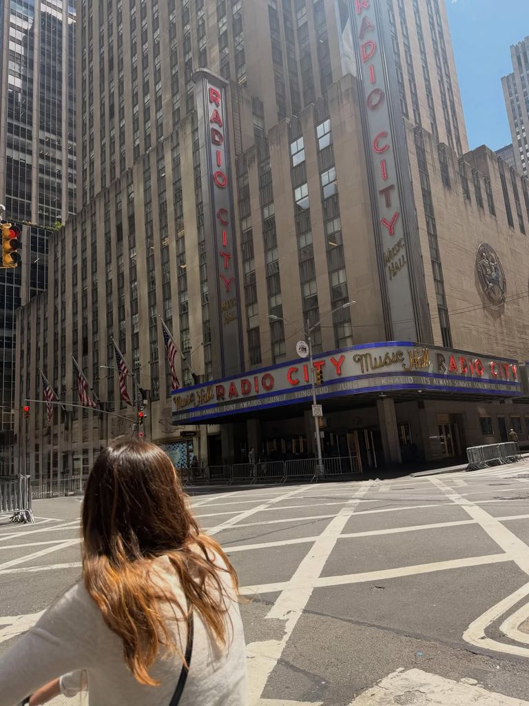 Blanca, en el icónico Radio City Hall