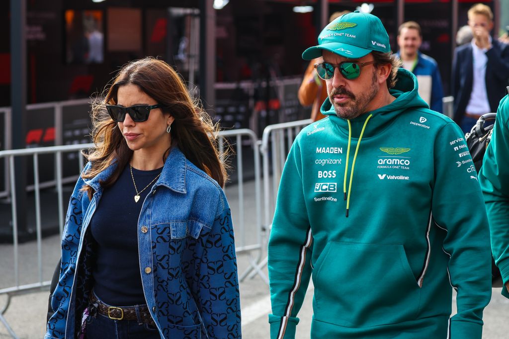 Fernando Alonso y Melissa Jiménez en el Gran Premio de Bélgica en julio de 2025