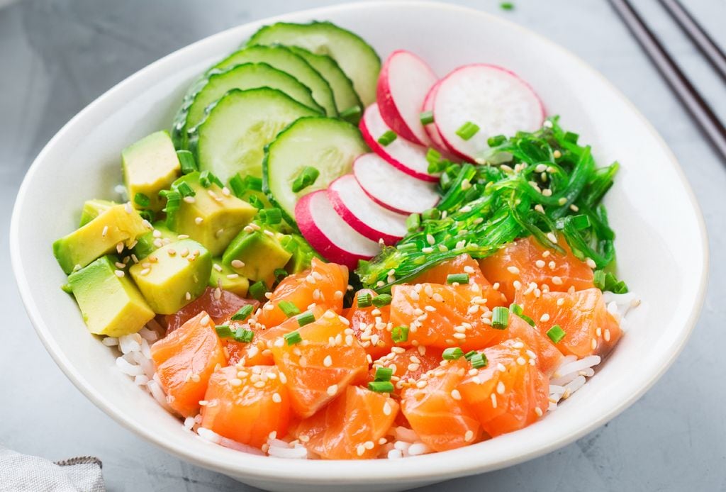 Poke de salmón