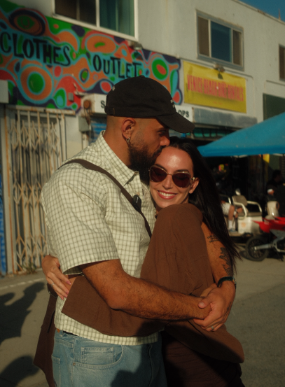 Borja Iglesias junto a su pareja, María Valero