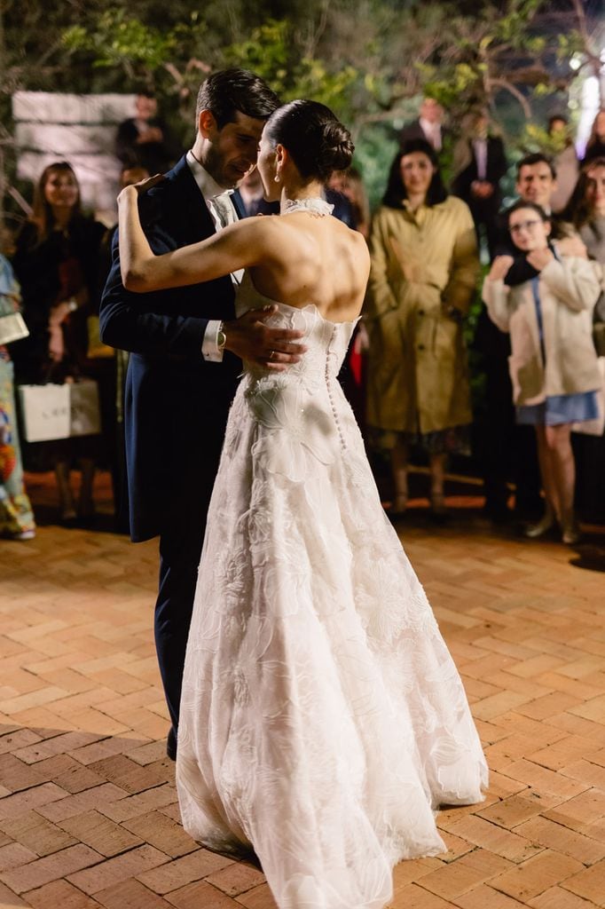 La boda de Elena con vestido de Inés Lacasa