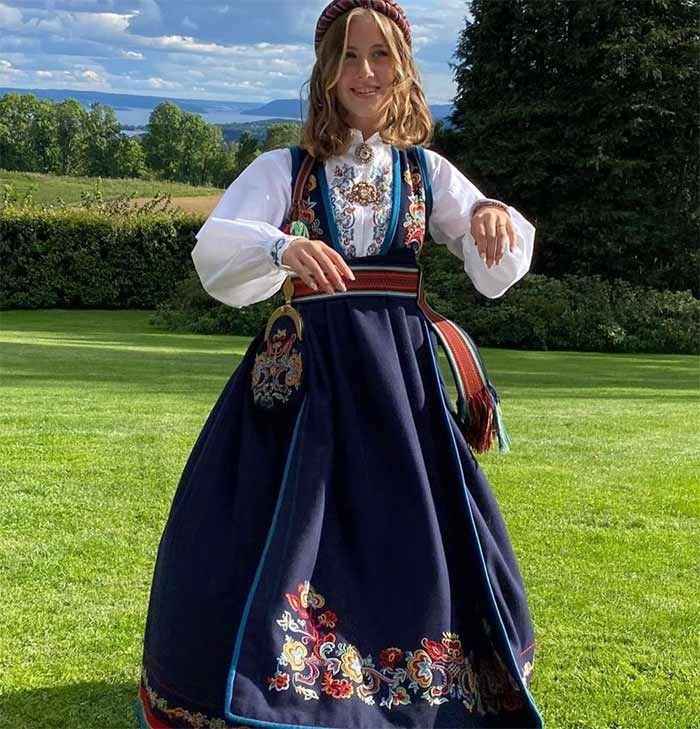Marta Luisa de Noruega abre su álbum para mostrar cómo ha sido la confirmación de su hija Leah Isadora