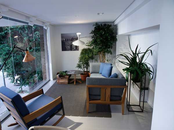 Casamitjana (casamitjana.com), referente en el panorama decorativo de nuestro país, abre tienda en Barcelona, dispuesta a hacerse un hueco entre los espacios de diseño de la Ciudad Condal.
