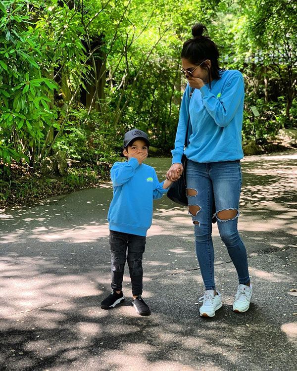 Alejandra Espinoza y su hijo Matteo