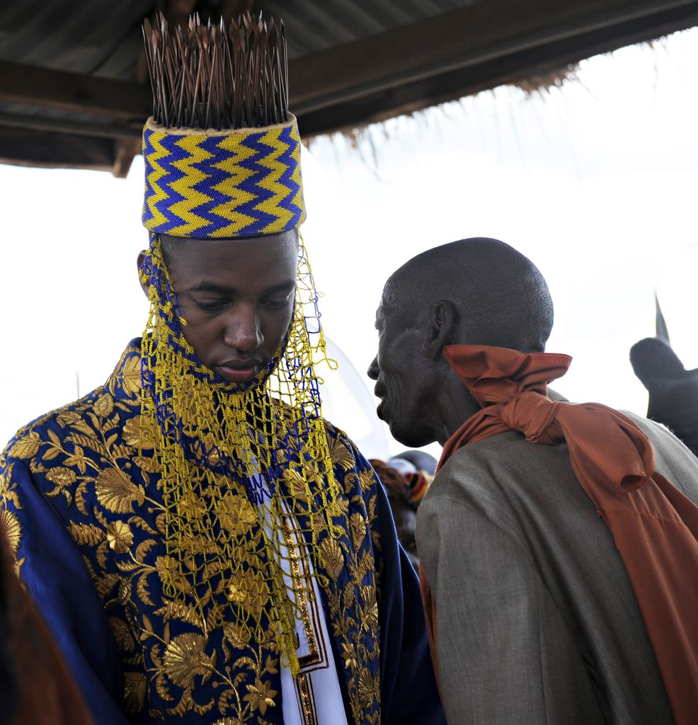 King Oyo Nyimba Kabamba Iguru Rukidi IV, se convirtió el rey cuando tenía 3 años tras la muerte de su padre