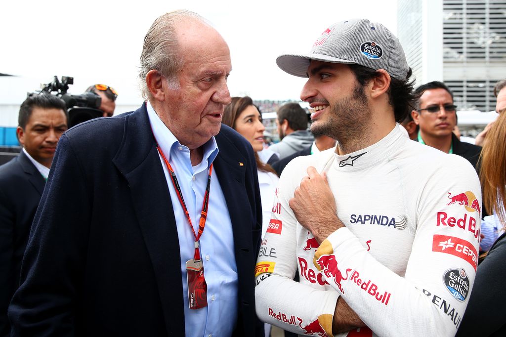 Juan Carlos junto a Carlos Sainz Jr. en 2015, en el Gran Premio de México
