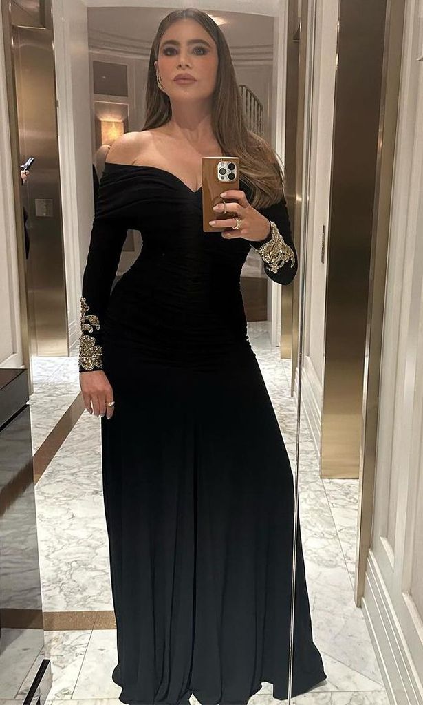 sofia vergara black look