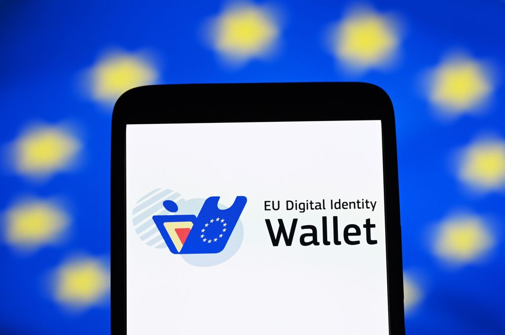 La futura EUDI Wallet permitirá identificarse, firmar documentos y compartir credenciales oficiales desde el teléfono móvil