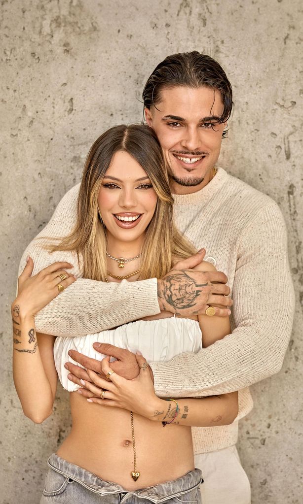 Alejandra Rubio y Carlo Costanzia HOLA 4169