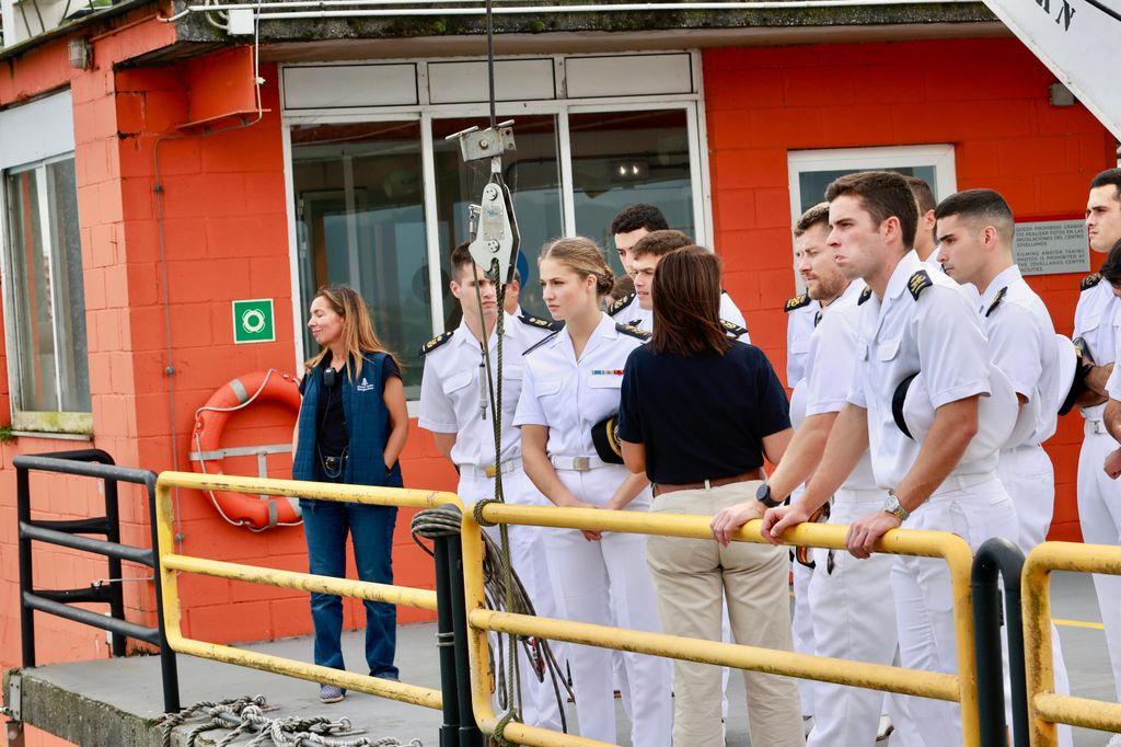 La princesa Leonor en Gijón con sus compañeros de Elcano