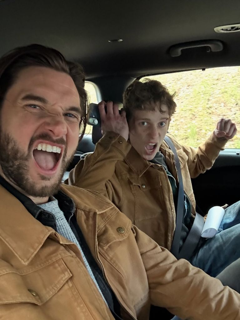 Ben junto al actor Joe Freeman