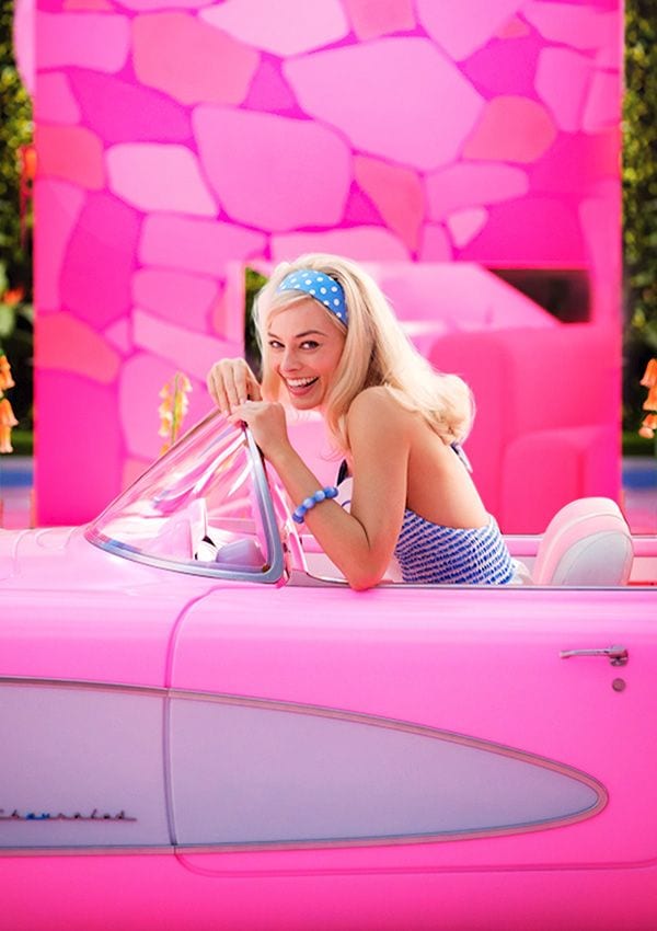 Margot Robbie caracterizada como Barbie