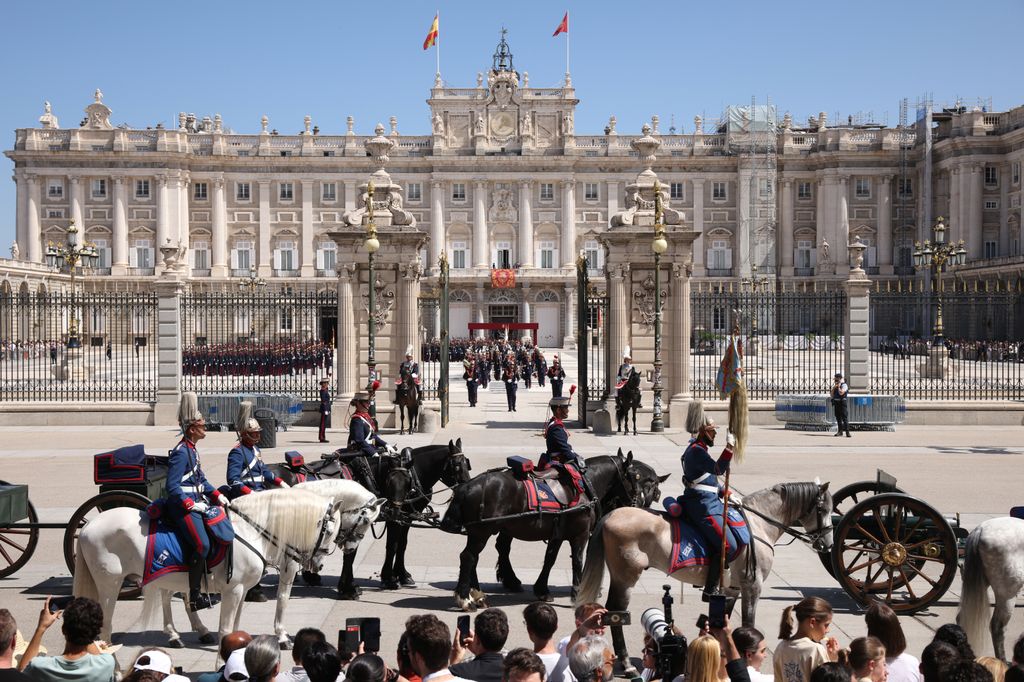 Despliegue y cremonial en el Palacio Real ante la visita del Papa