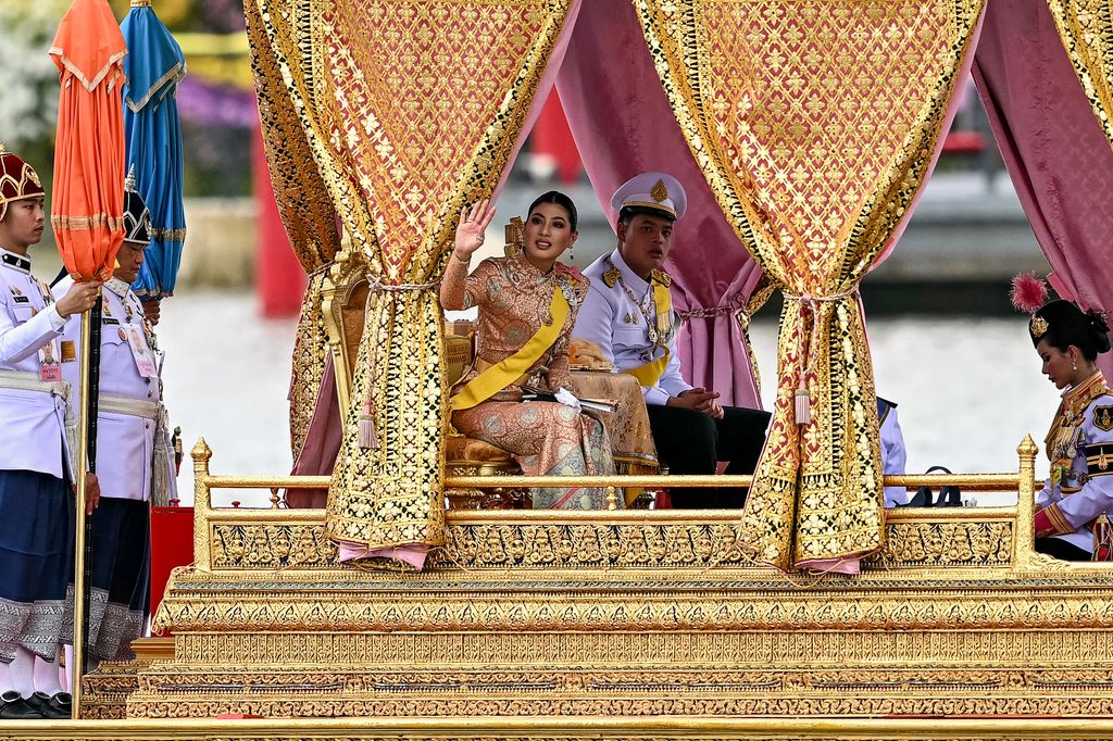 La princesa Sirivannavari Nariratana y el príncipe Dipangkorn Rasmijoti