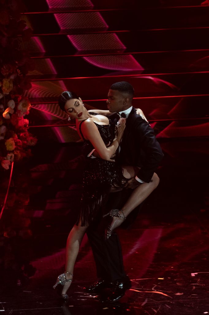 Georgina Rodriguez en la tercera noche de la 70° edición del Festival Musical de San Remo, en Italia.