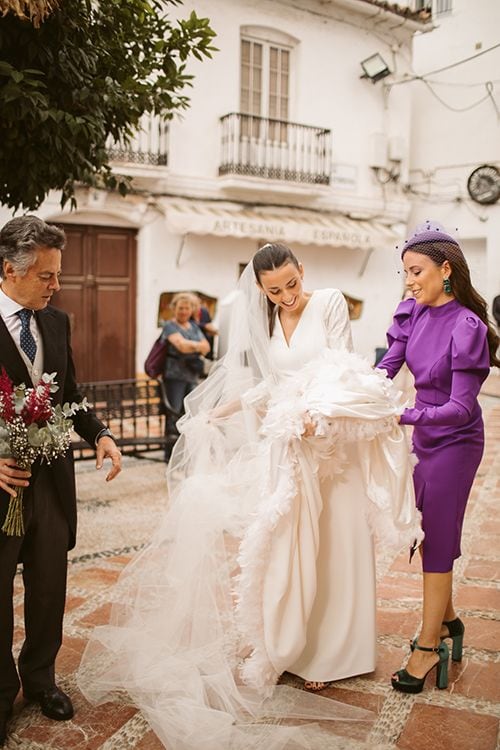 Vestido de plumas para boda online