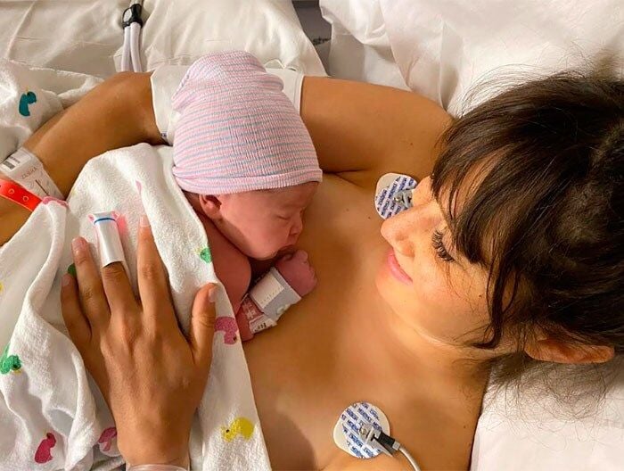 Hanna Pérez con su hija Mathilda