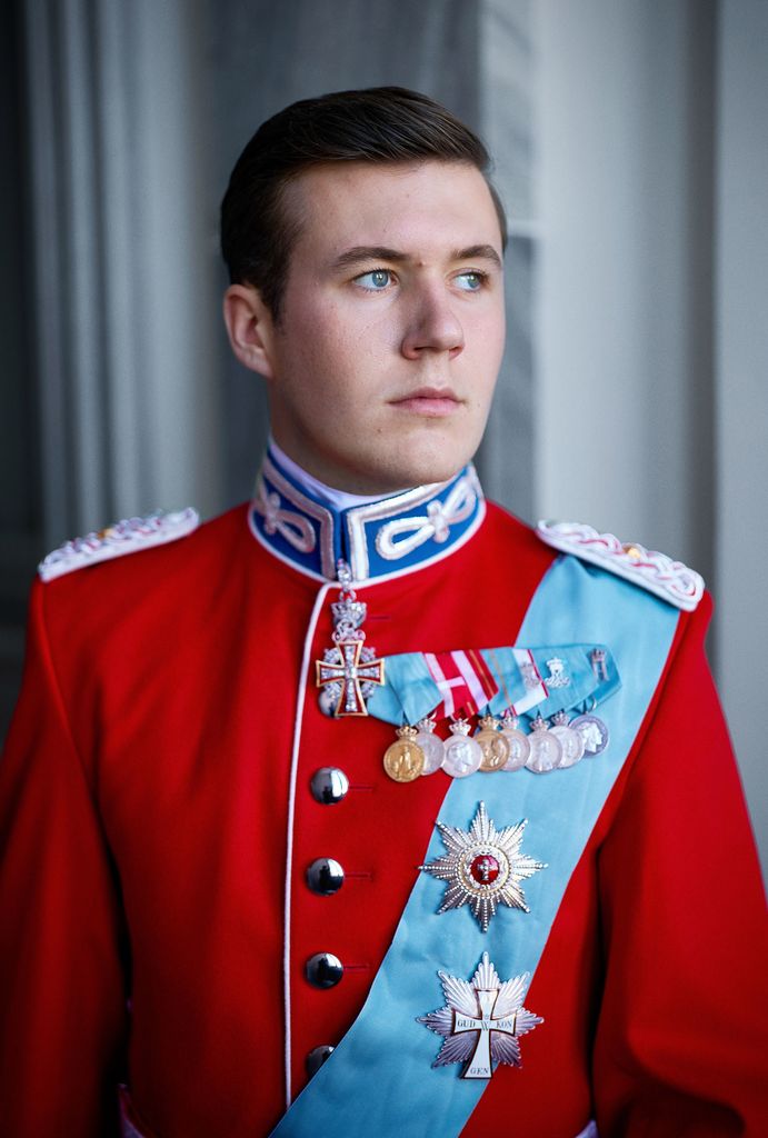 Retrato oficial de gala de la Guardia Real de Christian de Dinamarca por sus 21 años