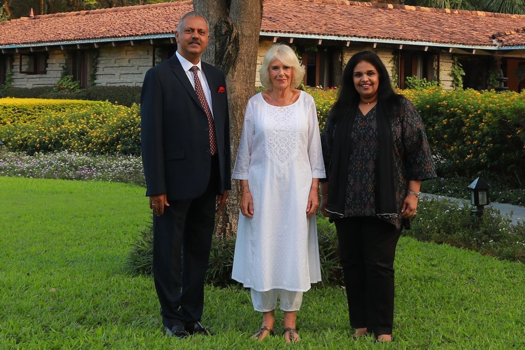 Reina Camilla con autoridades de India en su visita 