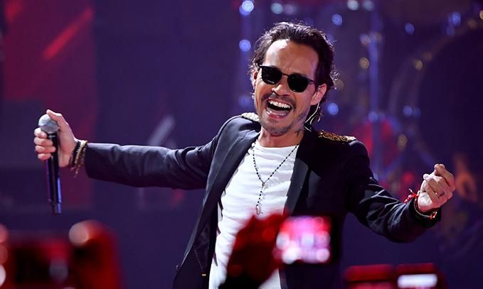 marc-anthony-cantando-