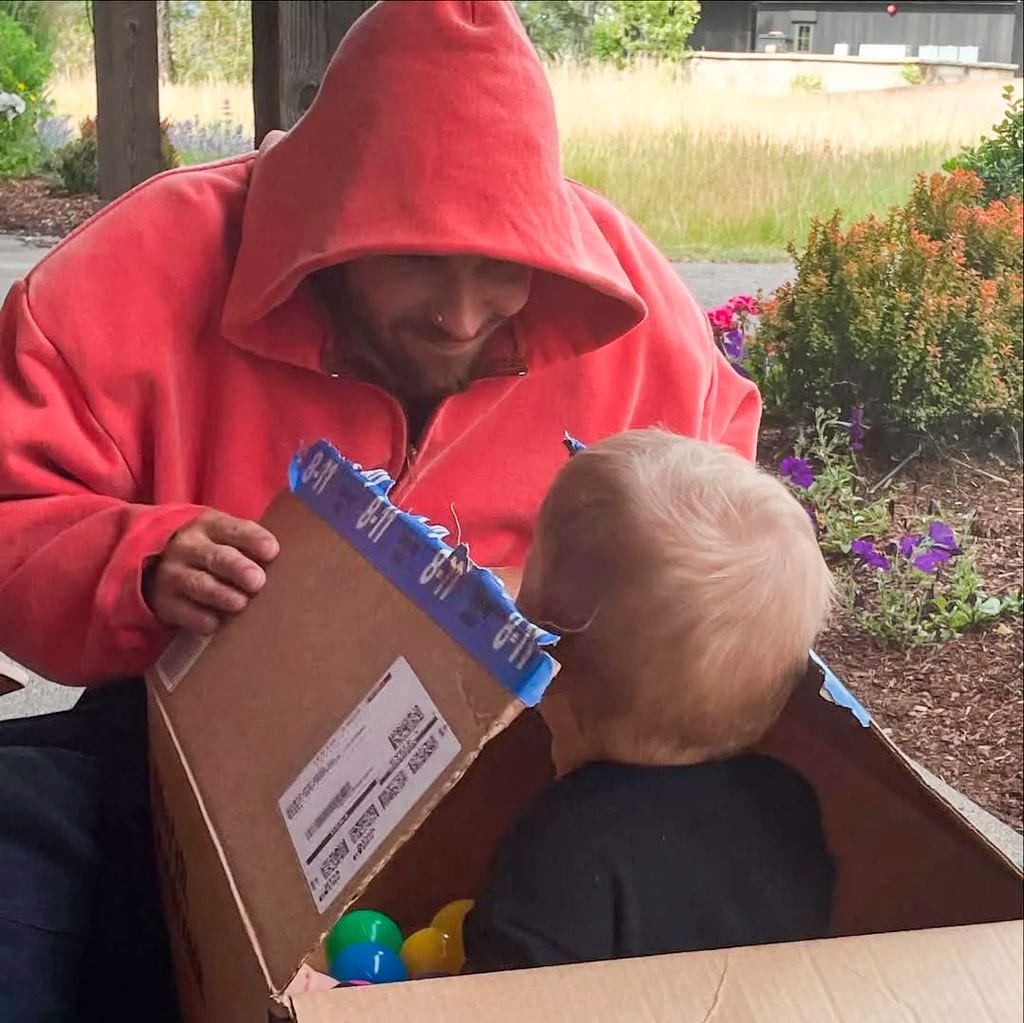 Justin Bieber comparte fotos inéditas de su hijo