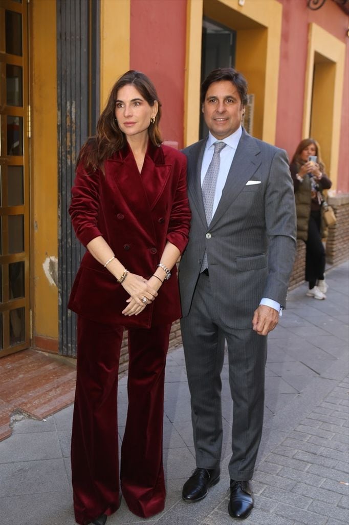 Lourdes y Fran, radiantes tras el bautizo de Nicolás