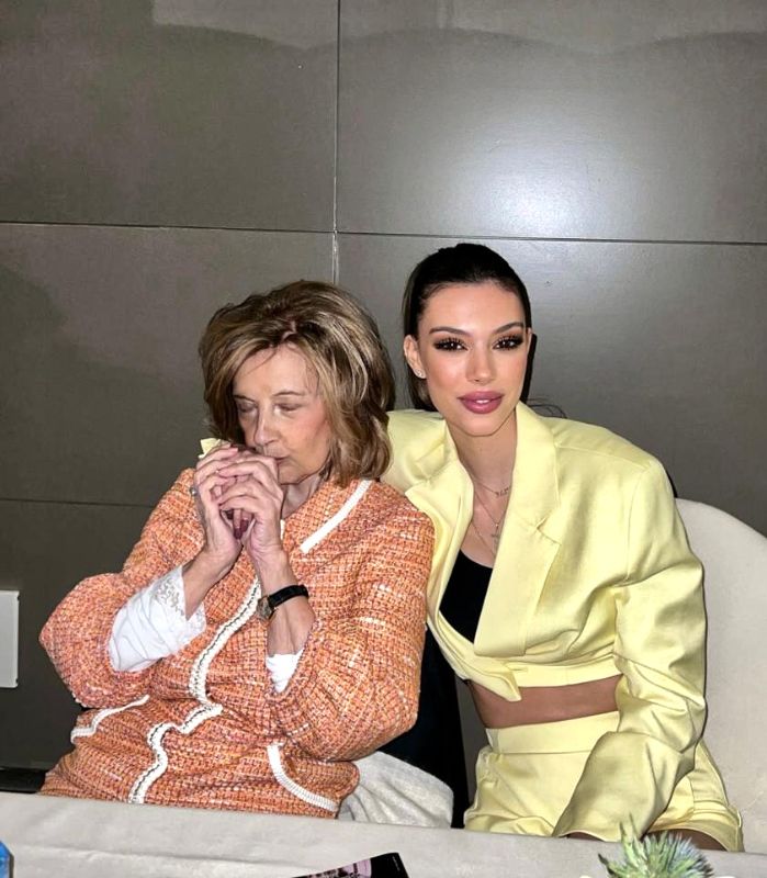 Alejandra Rubio y su abuela, María Teresa Campos