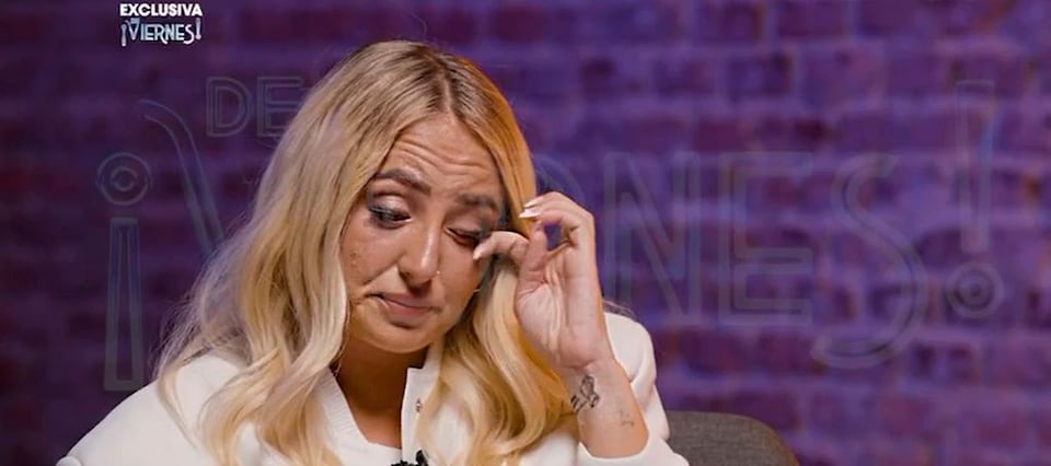 Las lágrimas de Rocío Flores al hablar de su madre: "Me ha destrozado la  vida"