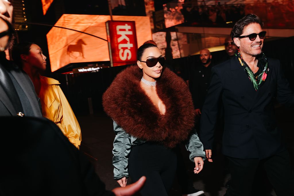 Kim Kardashian en el desfile de Gucci Crucero 2027.