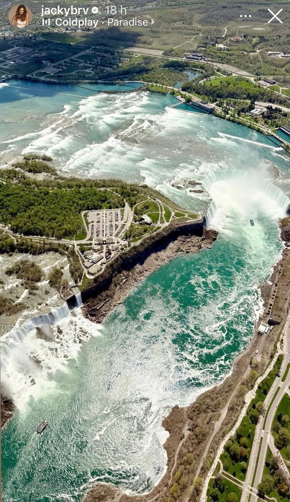 Esta era la vista de las cataratas desde el helicóptero. 