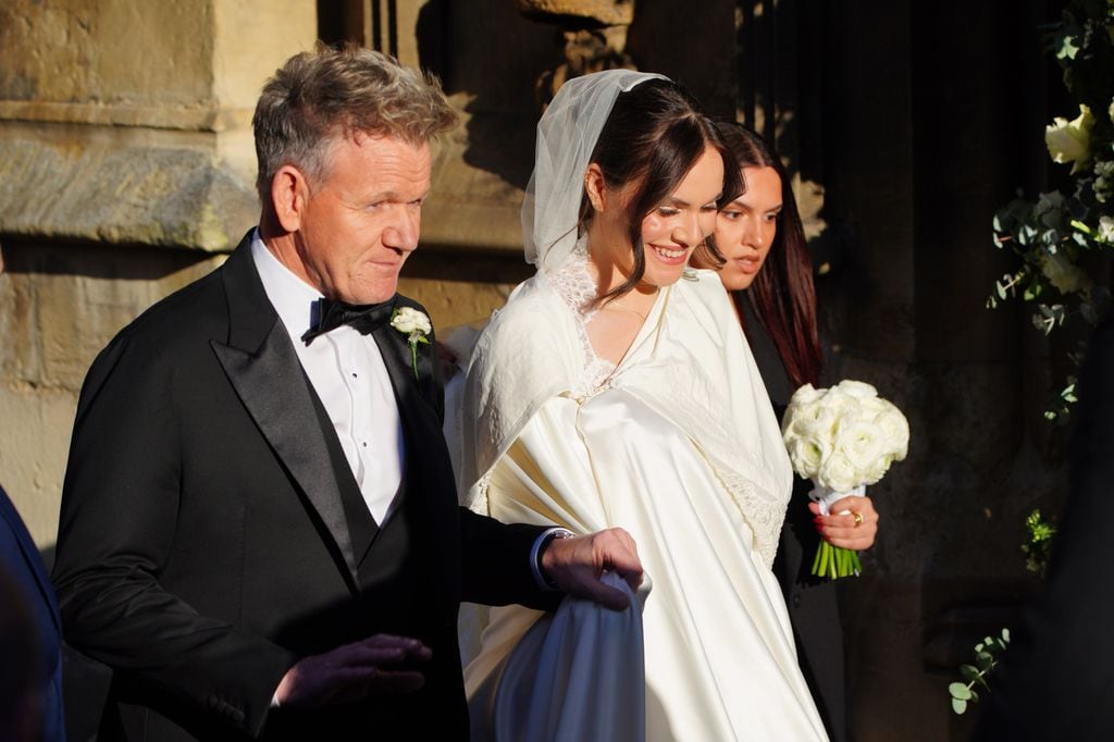 El chef Gordon Ramsay acompañó a su hija Holly en su camino al altar
