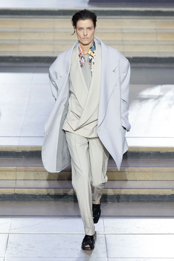 vuitton f22 02720220307027