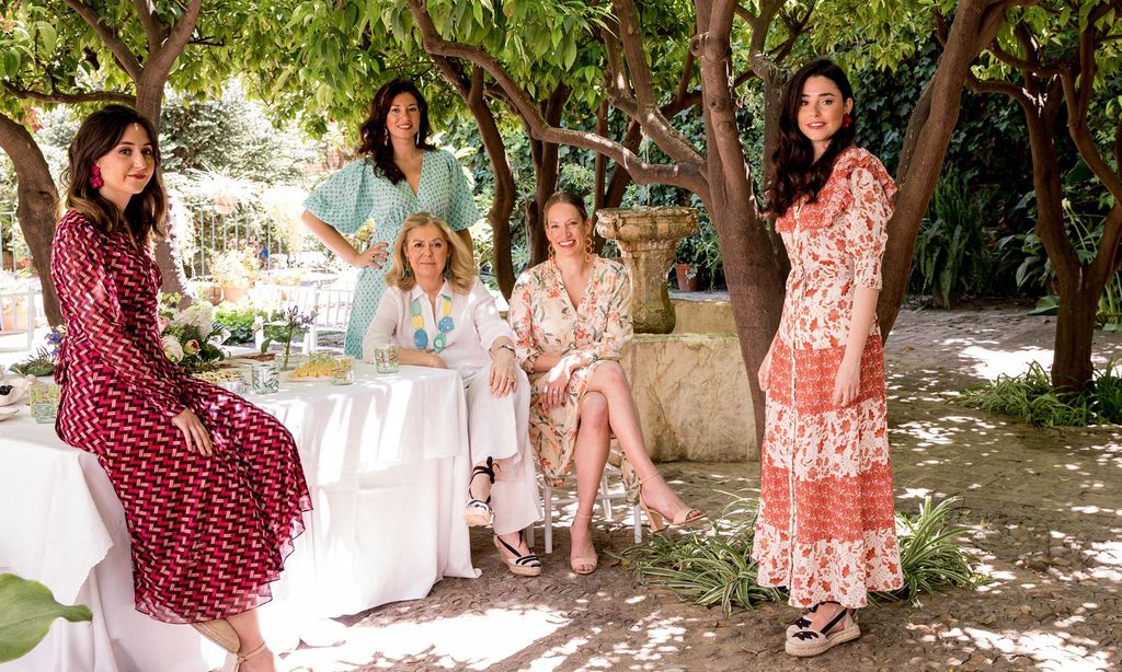 Mujeres casa Écija HOLA 4074
