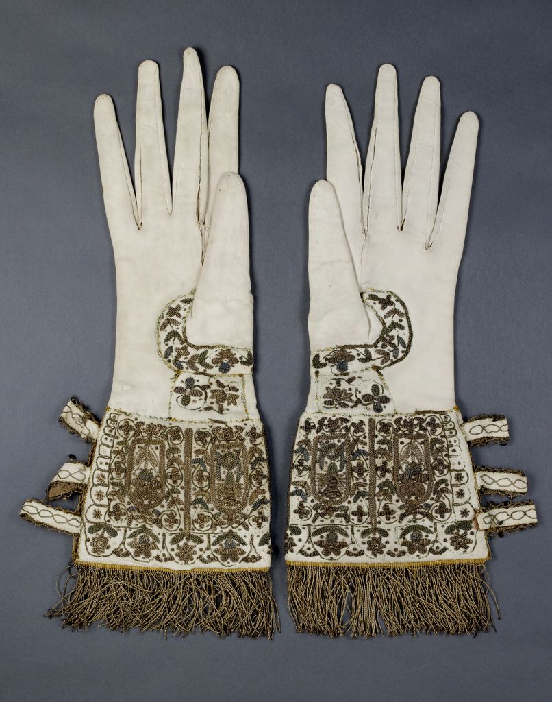 Guantes de la reina Isabel I de Inglaterra, siglo XVI.
