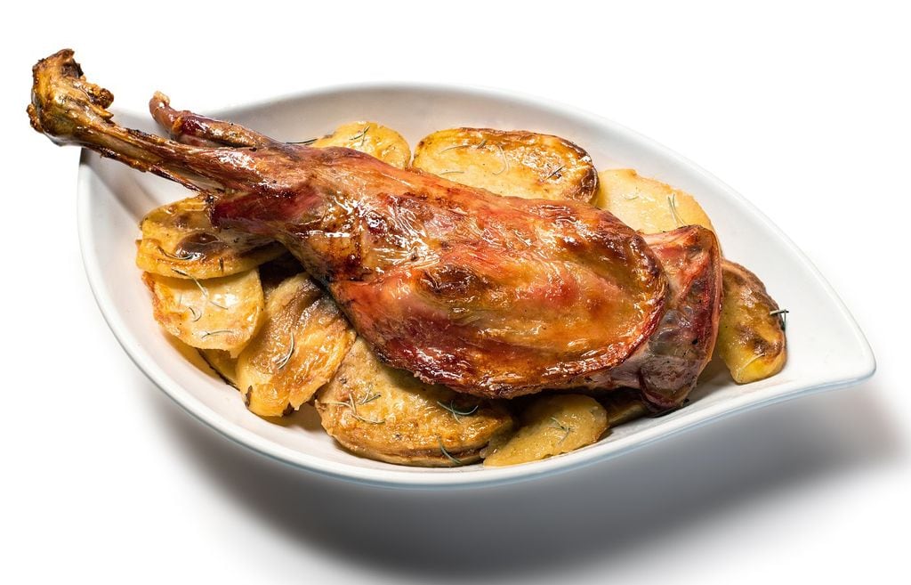 El ternasco se prepara sobre todo asado y no le puede faltar tomillo.