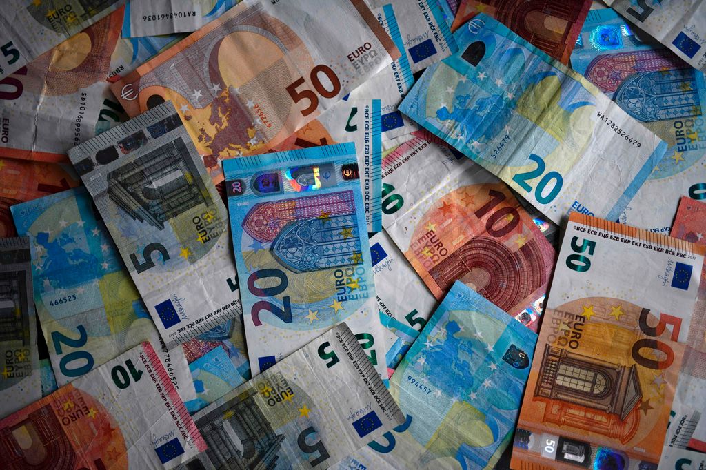 Billetes de euro de diferentes valores