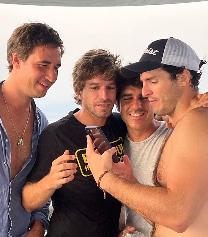 Iñigo Onieva con amigos