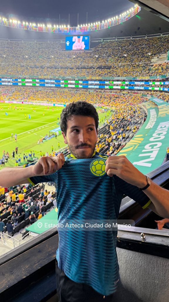 Sebastián Yatra asiste al Mundial